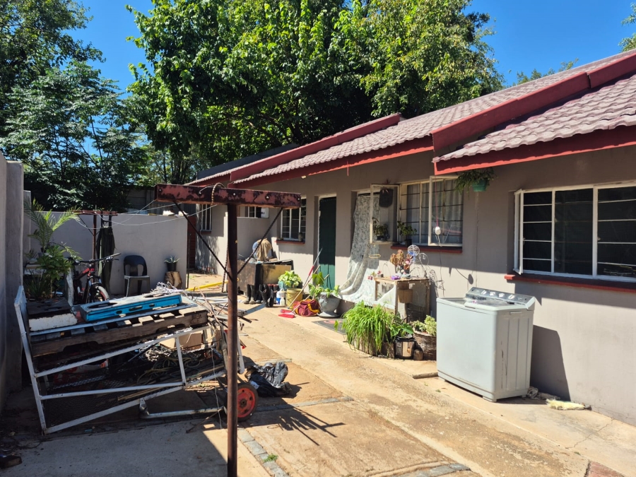 8 Bedroom Property for Sale in Parys Free State